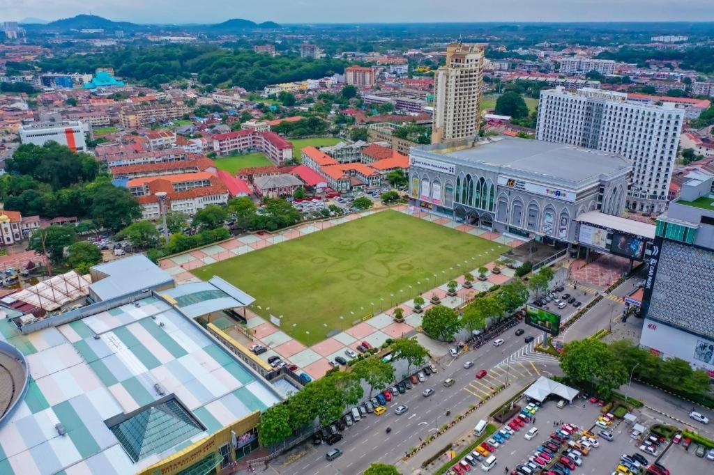 Grand Ct Hotel Malacca Exterior photo