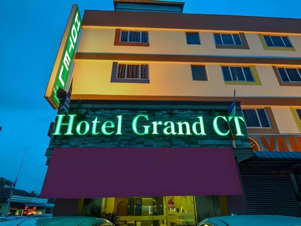 Grand Ct Hotel Malacca Exterior photo